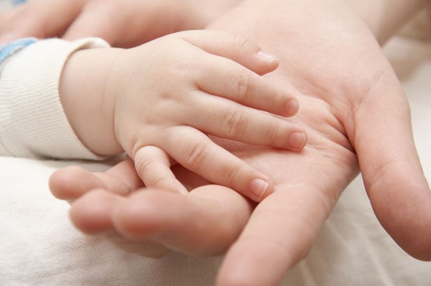 Vitrifier ses ovocytes pour avoir des enfants malgré le cancer : naissance du premier bébé français !